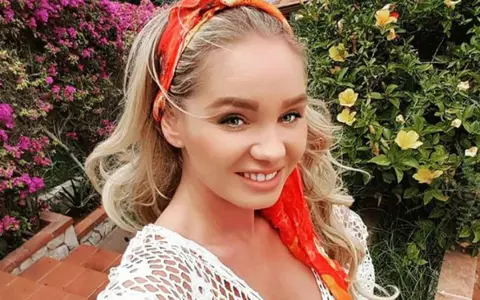 Maria Constantin s-a împăcat cu fostul soț, Ciprian Tapota. Cum au fost surprinși cei doi, în prezența fiului lor