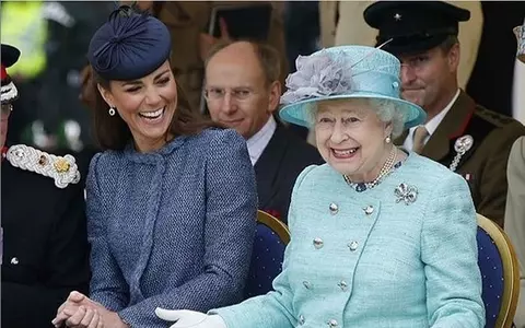 S-a aflat adevărul! Regina Elisabeta a II-a o place mai mult pe Kate Middleton decât pe Meghan Markle! "Face familia regală să pară aproape..."