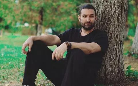 Obiceiul lui Smiley, de care nu știe nimeni. Artistul se roagă la muntele Athos: ”Nu sunt vreun habotnic, dar cred în Dumnezeu”