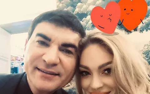 Valentina Pelinel și Cristi Borcea și-au sărbătorit gemenele. Cele două fetițe sunt adorabile la nouă luni!