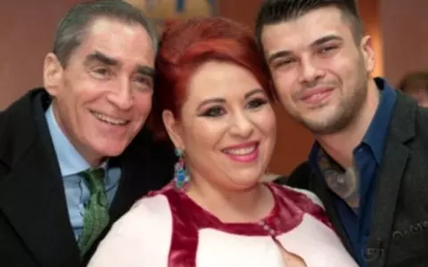 Oana Roman, mesaj dur la adresa tatălui ei, Petre Roman: ”A uitat de mine anul ăsta. Și de ziua Isei, și de ziua mea și mai ales de Crăciun”