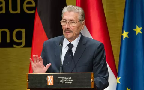 Cum arată soţia fostului preşedinte Emil Constantinescu. Se cunosc din facultate şi sunt căsătoriţi de 56 de ani!