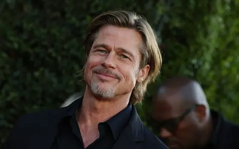 Brad Pitt dezvăluie de ce fost alcoolic în timpul căsniciei cu Angelina Jolie: „Puteam să bag un rus sub masă dacă beam împreună vodcă”