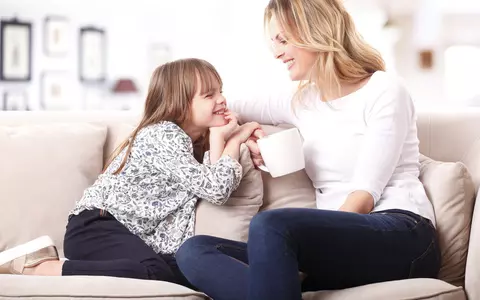 Educarea diferențiată, pe sexe, e dăunătoare! Cum au de suferit fetițele