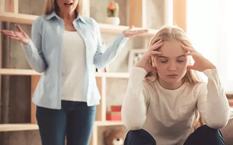 Adolescentul tău minte? Psihologii îți spun ce să faci!