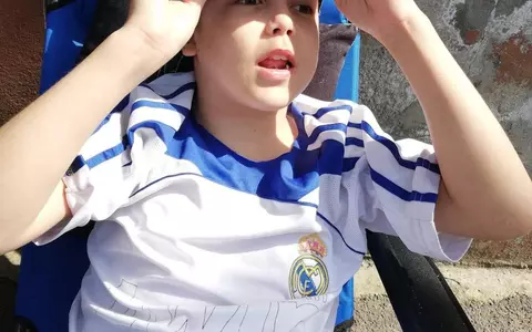 CAZ UMANITAR. Povestea emoționantă a lui David: dintr-un sportiv sănătos a ajuns o legumă. Haideți să-l ajutăm să joace fotbal din nou!