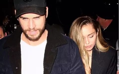 Miley Cyrus și Liam Hemsworth au divorțat după 10 ani de relație și 8 luni de mariaj!