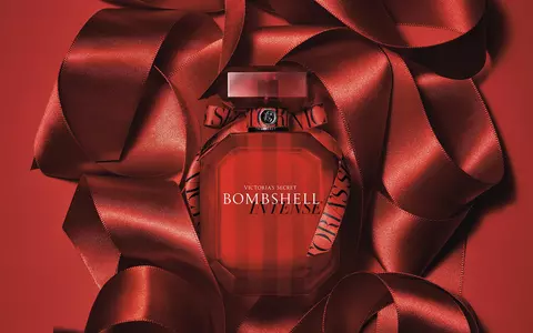 (P) Noul parfum Bombshell Intense de la Victoria’s Secret