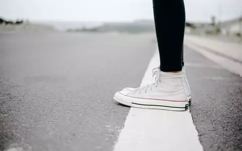(P) Ai un stil de viata minimalist? Iată singurele 5 piese de încălțăminte de care ai nevoie