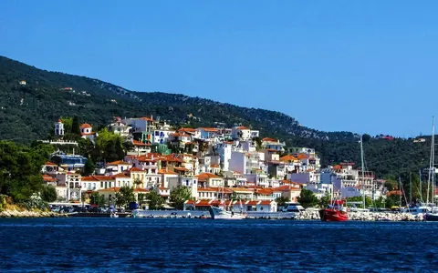 (P) Skiathos, cea mai cosmopolită insulă din Marea Egee