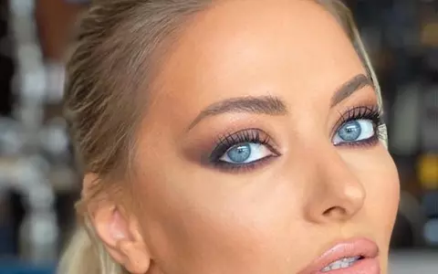 Delia a postat pe Instagram fotografii de colecție cu părinții ei. Cum arăta Gina Matache în tinerețe