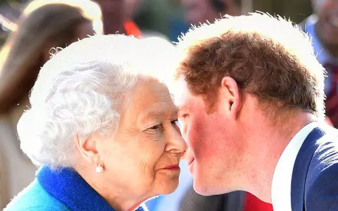 Prințul Harry, singurul care reușea să o păcălească pe Regina Elisabeta a II-a! Ce farse incredibile îi făcea suveranei nepotul ei preferat