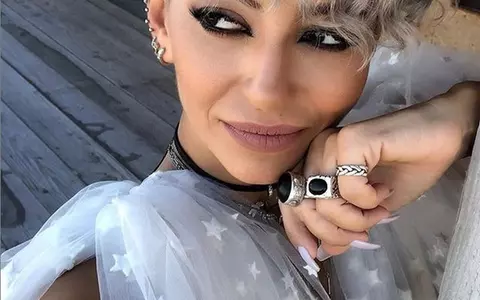 Giulia Anghelescu și-a pus silicoane! Detaliul care a dat-o de gol