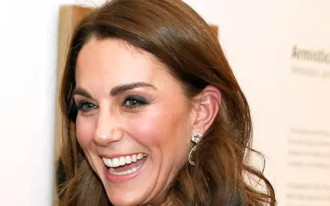 Adio, protocol regal! Kate Middleton a făcut furori cu pantofi cu sclipici și tocuri înalte