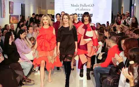 Prezentarea de modă a colecțiilor de absolvire de la DallesGO