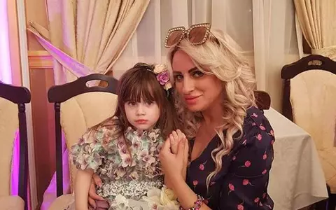 Sânziana Buruiană își alăptează și acum fetița de 4 ani: ”Vreau să intru în Cartea Recordurilor”