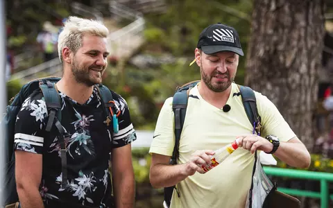 Alex Abagiu și Radu s-au înarmat cu un „produs” minune în Asia Express