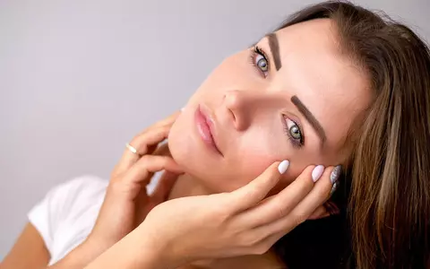Acidul hialuronic, ingredientul-miraculos pentru pielea uscată. TOP 5 produse care nu trebuie să-ți lipsească din rutina de îngrijire