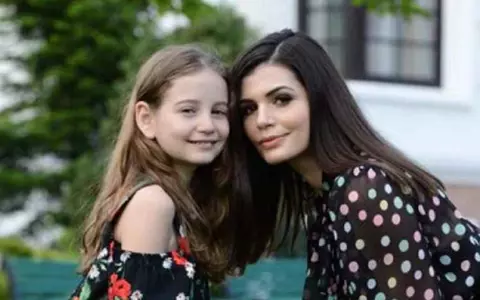 Cum arată Irina, fiica Monicăi și a lui Irinel Columbeanu, la 13 ani. A ajuns o adevărată vedetă, pe Instagram