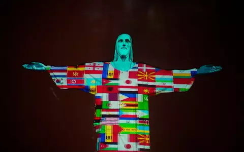 Imagine impresionantă în Brazilia: drapelele celor 166 de state afectate de coronavirus, proiectate pe statuia lui Hristos Mântuitorul