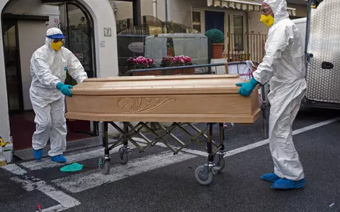 Situație tragică în Italia: „Cei de peste 60 de ani nu mai sunt ventilaţi, ci lăsaţi să-şi ia adio de la familie"