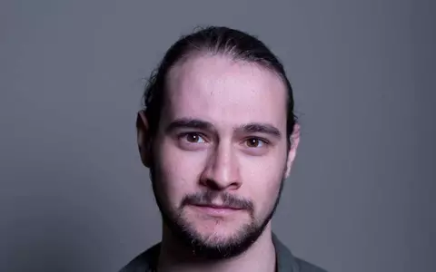 Andrei Nedelea a murit. Actorul avea doar 26 de ani: ”Să ne uităm spre cer și să îi zâmbim”