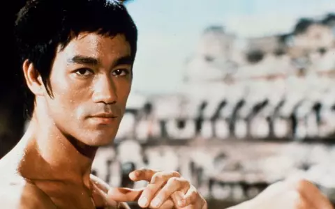 Îl mai ții minte pe Bruce Lee? Legenda filmelor de arte marțiale a avut un destin tragic și o moarte învăluită în mister