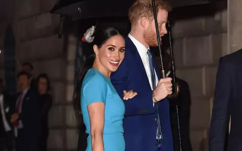 Meghan Markle, prima apariție publică în Marea Britanie de când a părăsit Casa Regală. Nici vorbă de regrete, bruneta era toată un zâmbet!