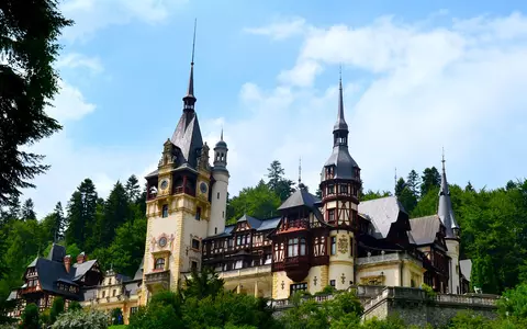 Casa Regală anunță că pune la dispoziție 53 de spații de cazare de la Peleș pentru persoanele nevoite să stea în carantină