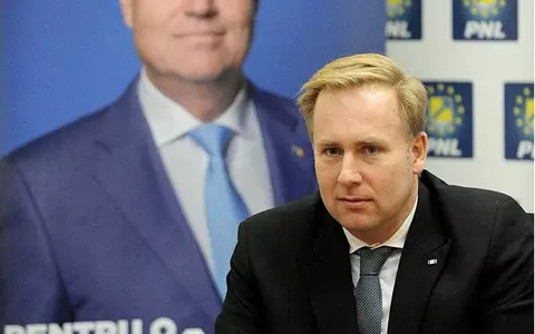 Ministrul Sănătății, Victor Costache, și-a dat demisia în plină pandemie de coronavirus. Nelu Tătaru preia interimatul
