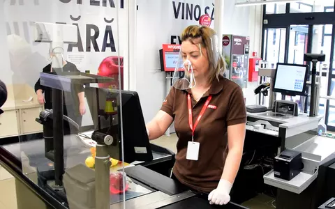 [Dă binele mai departe] DONAȚIE DE MĂȘTI PROFI PENTRU MEDICI ȘI POLIȚIȘTI