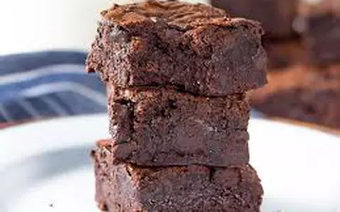Negresă de post. Cel mai delicios desert pe care îl poți mânca fără regrete