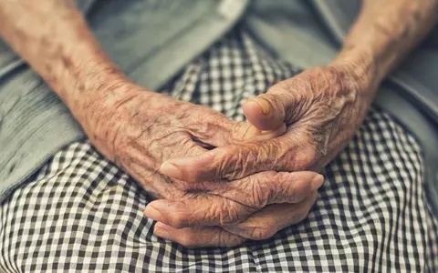 S-a vindecat cea mai în vârstă persoană infectată cu noul coronavirus. Femeia de 103 ani din Iran a fost externată