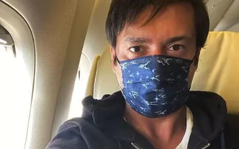 Radu Vâlcan se întoarce acasă, după o perioadă petrecută în Republica Dominicană. Soțul Adelei Popescu va rămâne în izolare timp de 14 zile