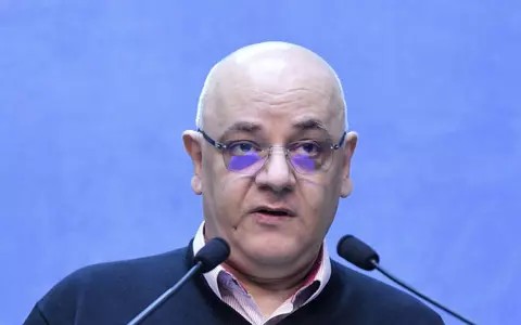 Este oficial. S-au interzis evenimente în spații închise cu peste 100 de oameni, din cauza epidemiei de coronavirus. Noi restricții impuse de autorități
