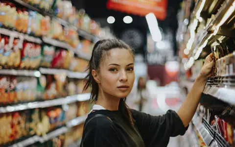 Alimentele nu vor fi raționalizate. Comercianții fac apel la cumpătare: "Există cantităţi şi stocuri pentru toţi"
