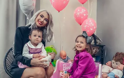 Andreea Bălan și George Burcea, prima întâlnire după ce au anunțat că divorțează. I-au rupt turta fetiței lor, Clara, în casa nașilor. Primele imagini de la eveniment