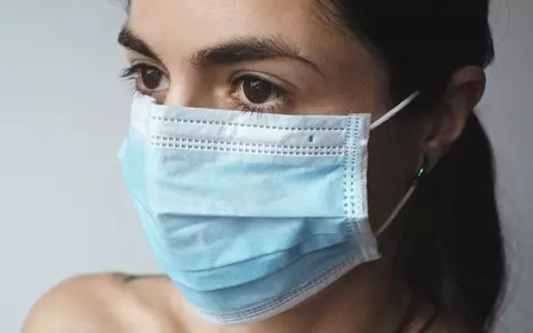 Ce simți dacă ești infectat cu coronavirus. O femeie testată pozitiv a dezvăluit ce simptome a avut: "Dureri de cap, dureri..."