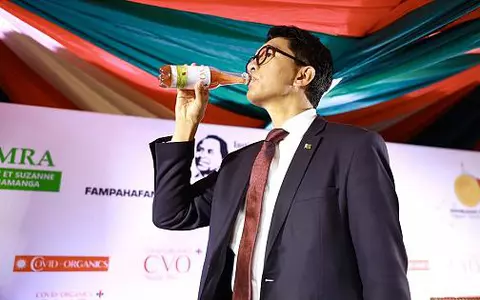 Madagascarul își tratează bolnavii de COVID-19 cu... ceai din plante. Și, supriză: nimeni nu a murit până acum!