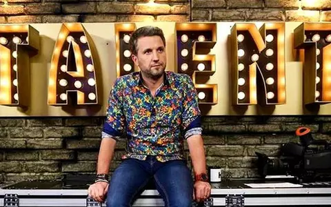 Drama neștiută a lui Andi Moisescu. Juratul de la ”Românii au talent” a fost abandonat de tată când avea doar 4 ani