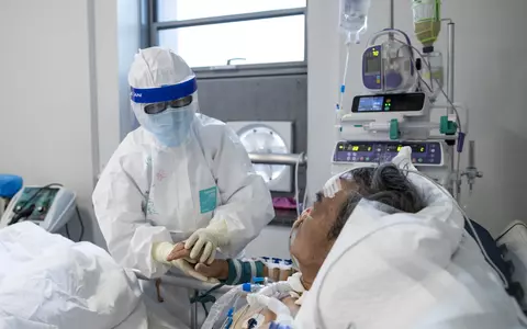 Cei 7 factori agravanți în cazurile de coronavirus. Cine trebuie să aibă grijă în mod special: obezitatea, dar și grupa sanguină pot influența infectarea