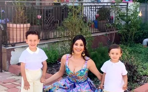În plin proces de divorț, Claudia Pătrășcanu s-a mutat la mama ei, în Constanța, pentru a-și proteja copiii de coronavirus: "Este mult mai bine, suntem în siguranţă!"