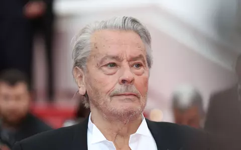 Cum arată copiii lui Alain Delon. Tatăl lor a fost sex simbol, dar nici fiii și fiica lui nu se lasă mai prejos: i-au moștenit talentul și frumusețea!