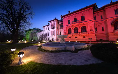 Palatul Cotroceni, iluminat în culorile drapelului italian. Preşedintele Iohannis a transmis un mesaj de solidaritate poporului italian