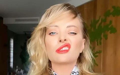 Delia a răbufnit pe Instagram, după ce a fost enervată la culme de o fană: "Capul tău arde. Vai, dar ce capac virtual meriți acum"