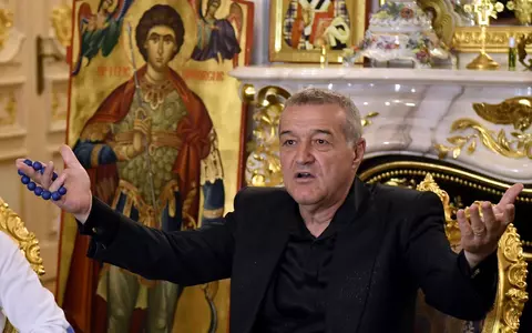 Gigi Becali se oferă voluntar să împartă Lumina în noaptea de Înviere: "Iau lumina de la aeroport şi mă duc la biserici să o duc"