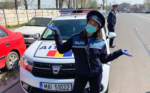 Larisa Iordache, voluntar în timpul pandemiei de coronavirus. A schimbat costumul de gimnastă cu uniforma de Poliție și a ieșit în stradă!