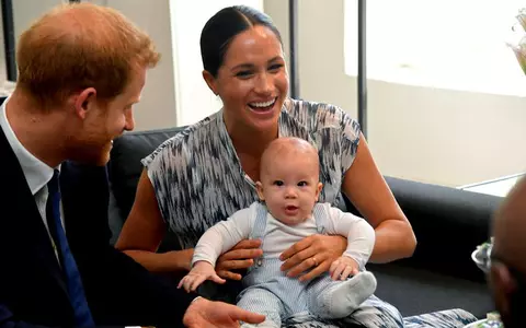 Planurile cuplului Meghan Markle - Prințul Harry pentru prima aniversare a fiului lor, date peste cap de coronavirus! Archie ar fi trebuit să fie sărbătorit în Marea Britanie, cu Regina!