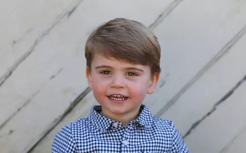 Prințul Louis a împlinit 2 ani! Fiul lui Kate Middleton a transmis un mesaj cu subînțeles, în timpul pandemiei de coronavirus, iar fotografiile au devenit virale