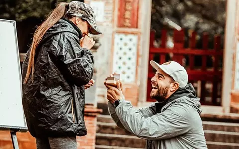 Cum arată mama Ștefaniei de la Asia Express. Viitoarea soacră a lui Speak nu își arată deloc vârsta, Libelula îi seamănă perfect